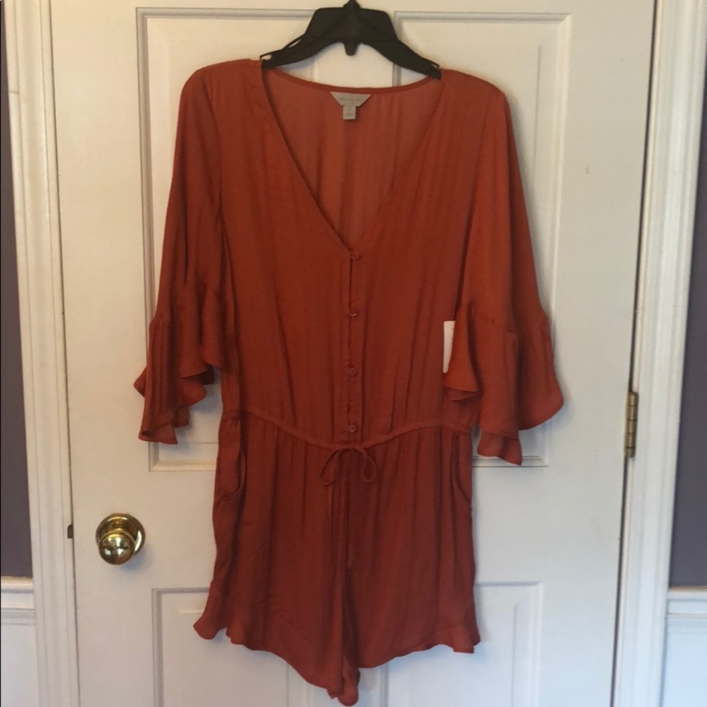 NWT Belle Sky Bell sleeved Romper Size Small